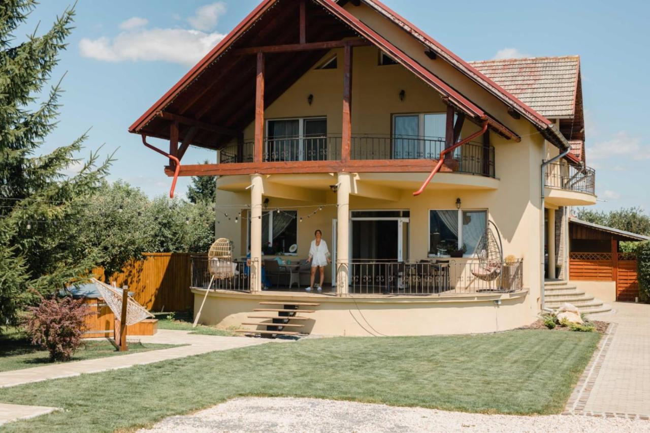 Orchard Villa Braşov Eksteriør bilde
